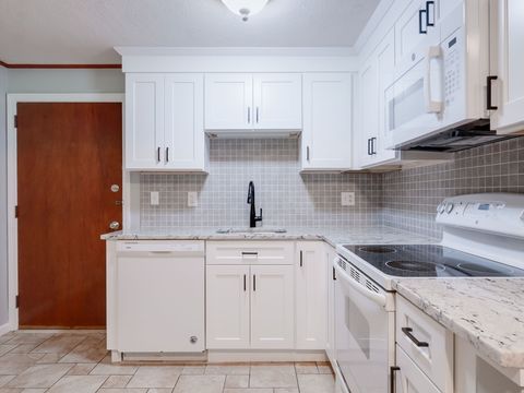 Photo of 39 Pleasant St #A6, Northborough, MA 01532 (MLS # 73469347)