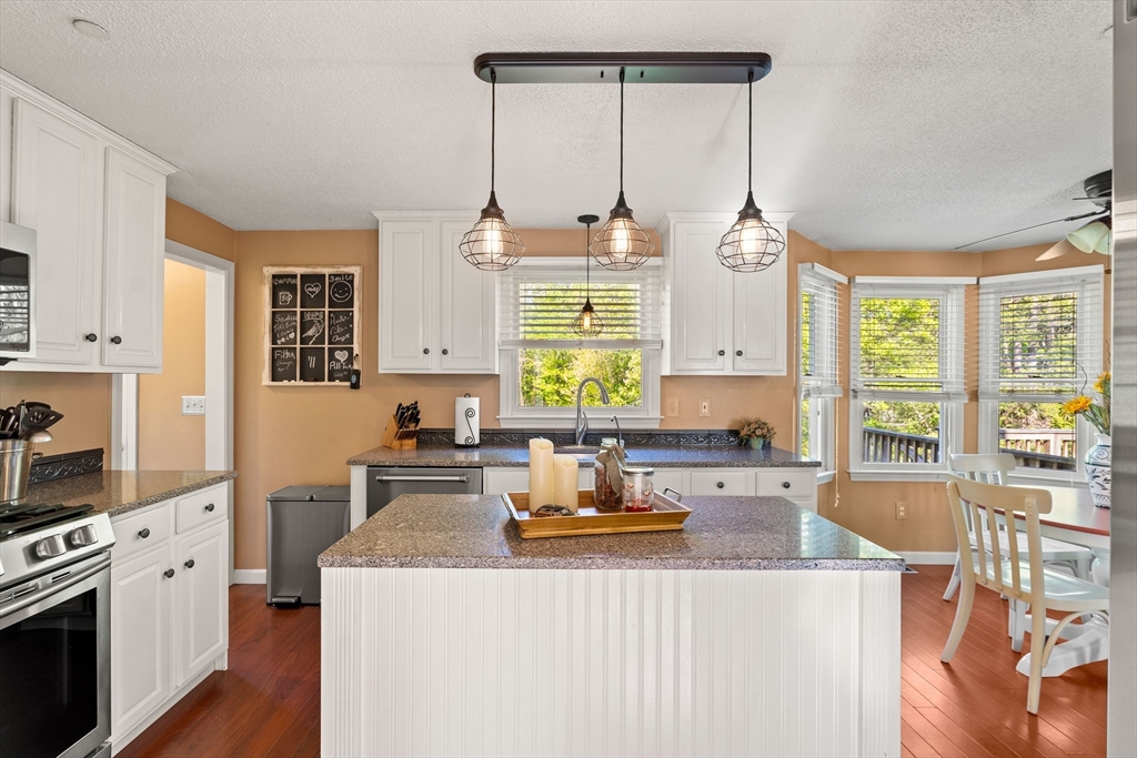 11 Hammond Farm Rd