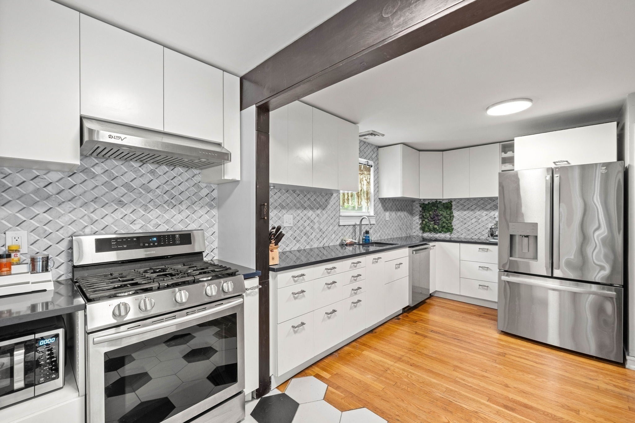 31 Lincoln St, Methuen, MA, 31 Lincoln St, Methuen, MA Photo #3