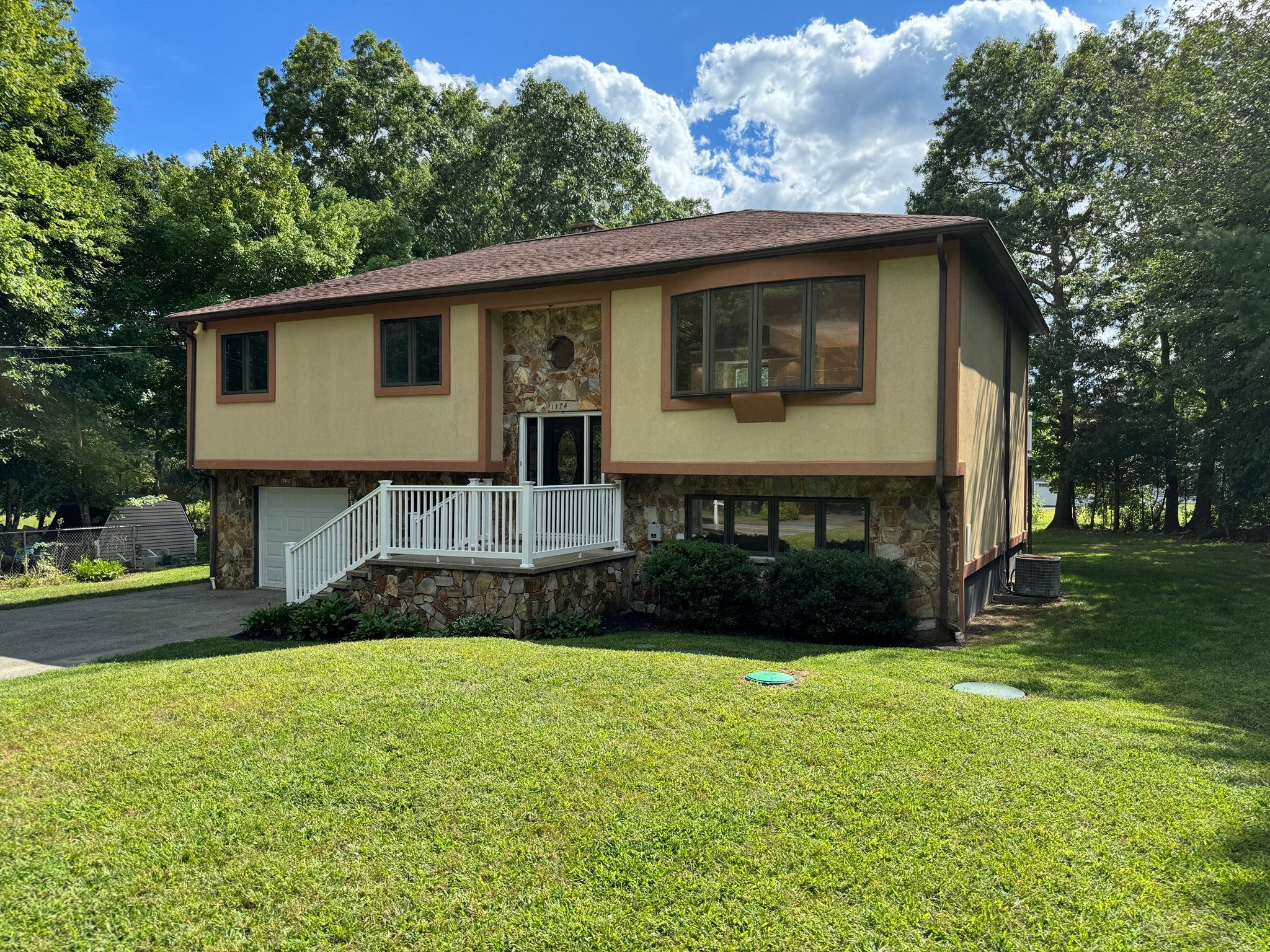 1174 Old Fall River Rd