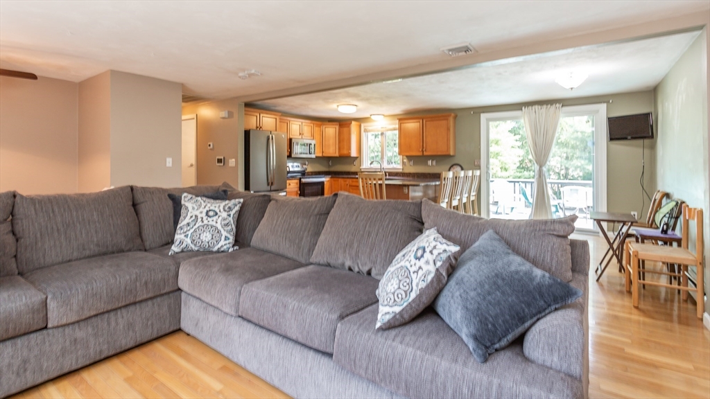 8 Powhattan Drive