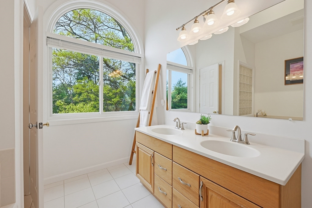 3002 Maple Brook Rd #3002, Bellingham, MA Photo #24