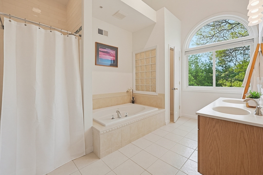 3002 Maple Brook Rd #3002, Bellingham, MA Photo #23