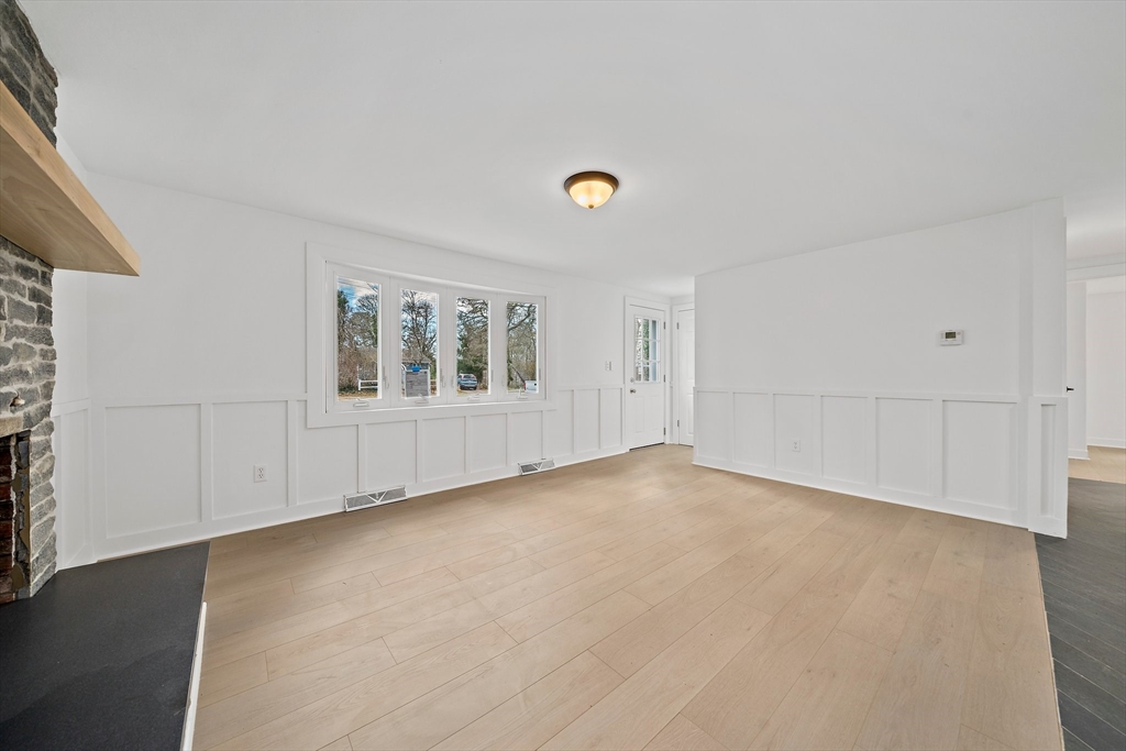 6 Raintree Rd