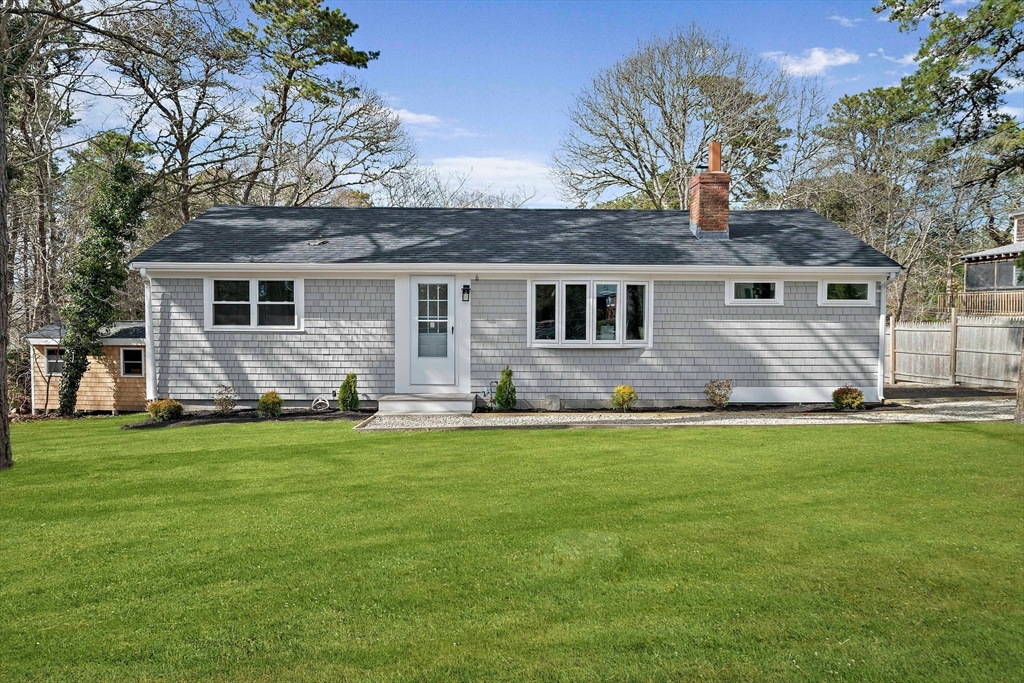 6 Raintree Rd