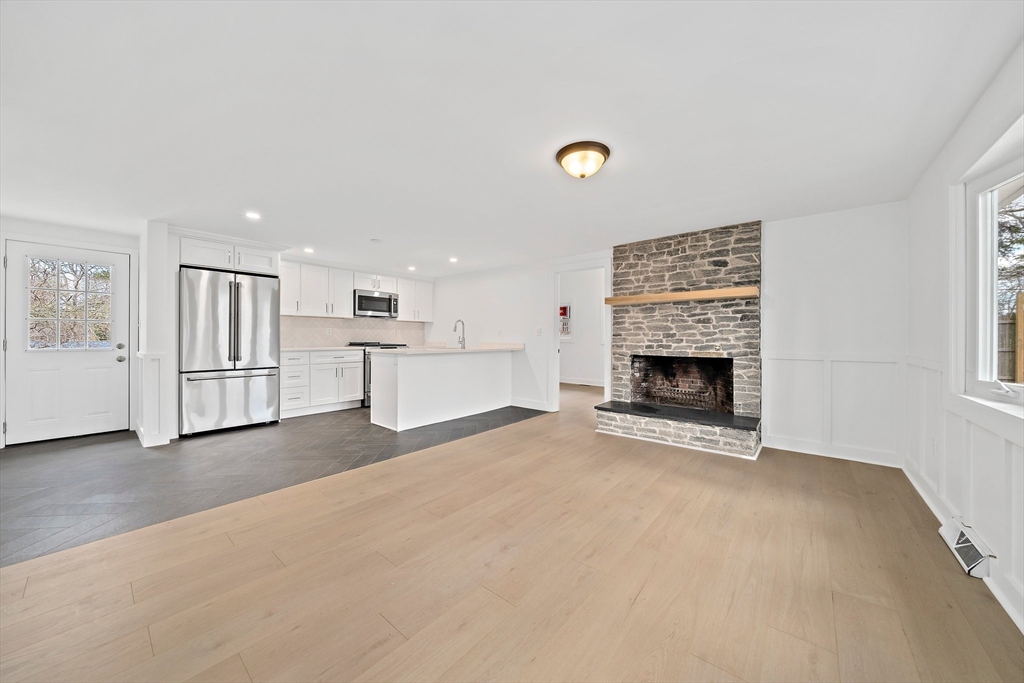 6 Raintree Rd