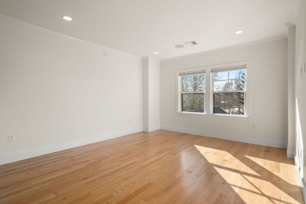 18 Robert St 14