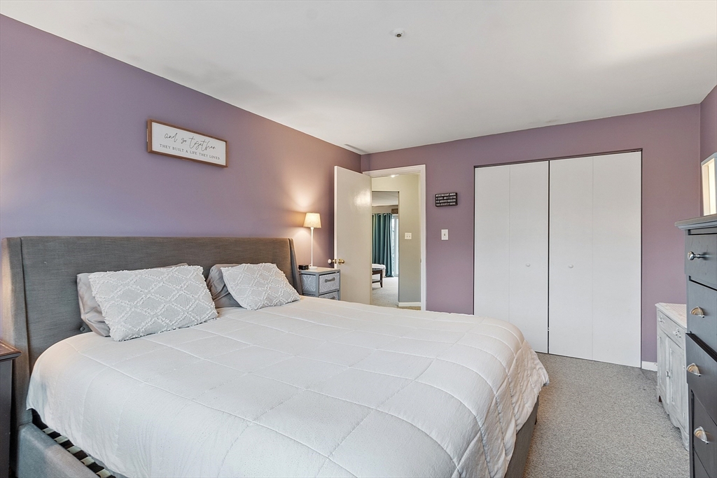 North Andover, Massachusetts 01845, United States, 2 Bedrooms Bedrooms, ,1 BathroomBathrooms,Residential,Pending,125344