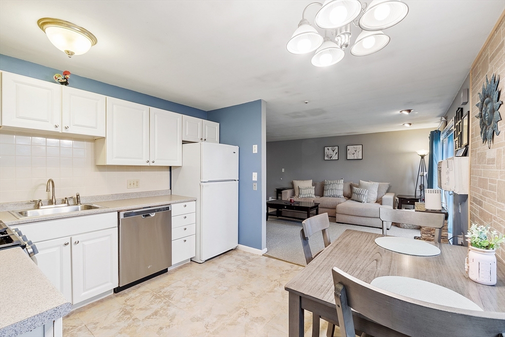 68 Edgelawn Ave 12