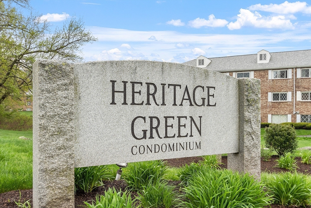 North Andover, Massachusetts 01845, United States, 2 Bedrooms Bedrooms, ,1 BathroomBathrooms,Residential,Pending,125344