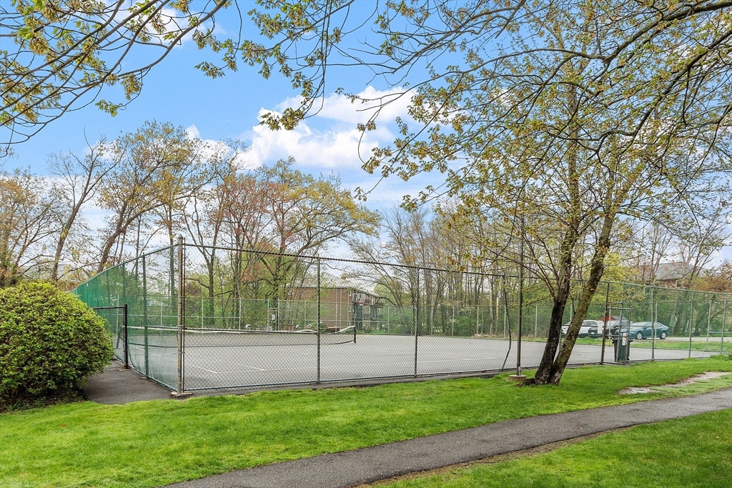 North Andover, Massachusetts 01845, United States, 2 Bedrooms Bedrooms, ,1 BathroomBathrooms,Residential,Pending,125344