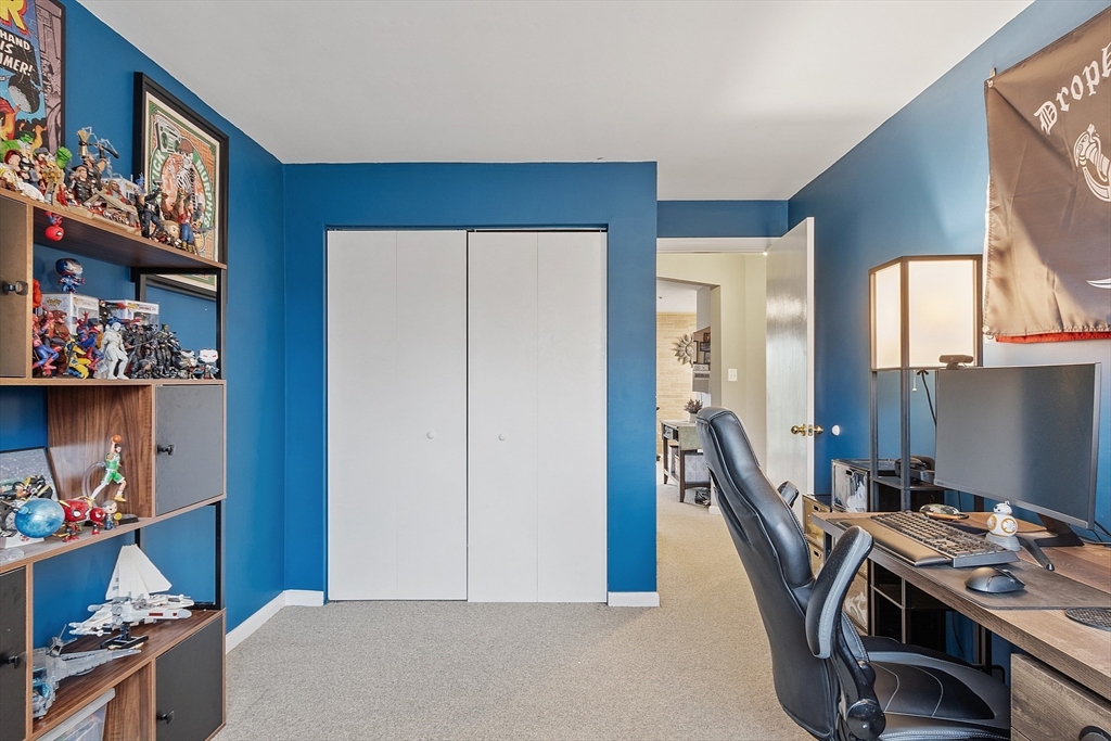 North Andover, Massachusetts 01845, United States, 2 Bedrooms Bedrooms, ,1 BathroomBathrooms,Residential,Pending,125344