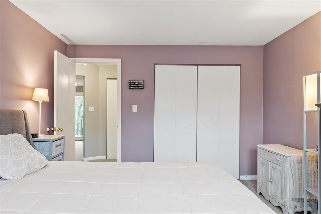 North Andover, Massachusetts 01845, United States, 2 Bedrooms Bedrooms, ,1 BathroomBathrooms,Residential,Pending,125344