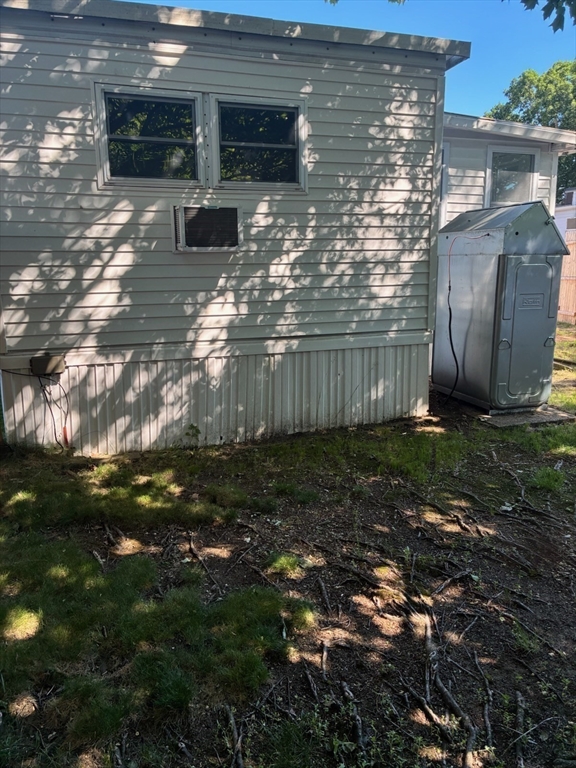 261 Newbury 114c