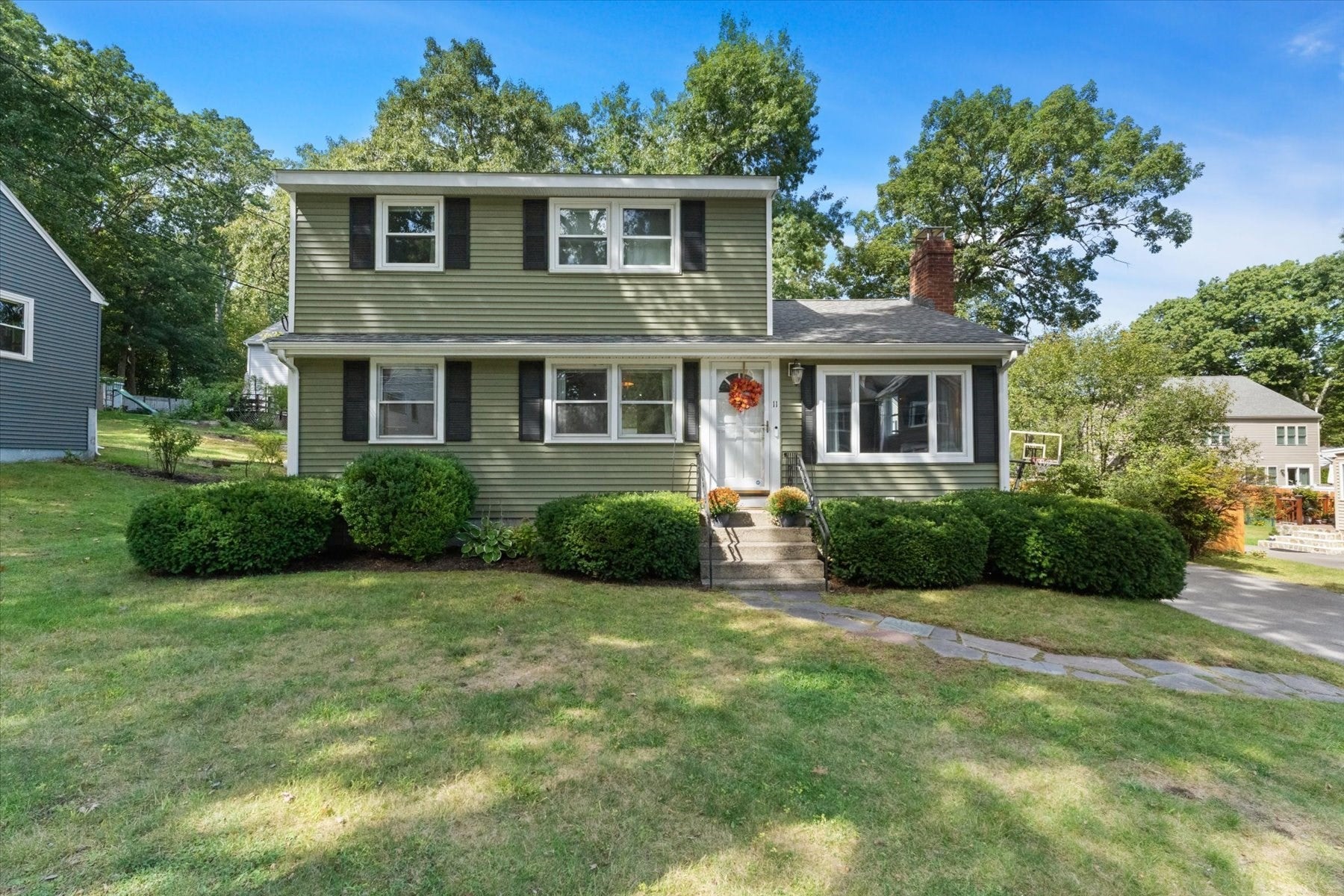 11 Lookout Avenue