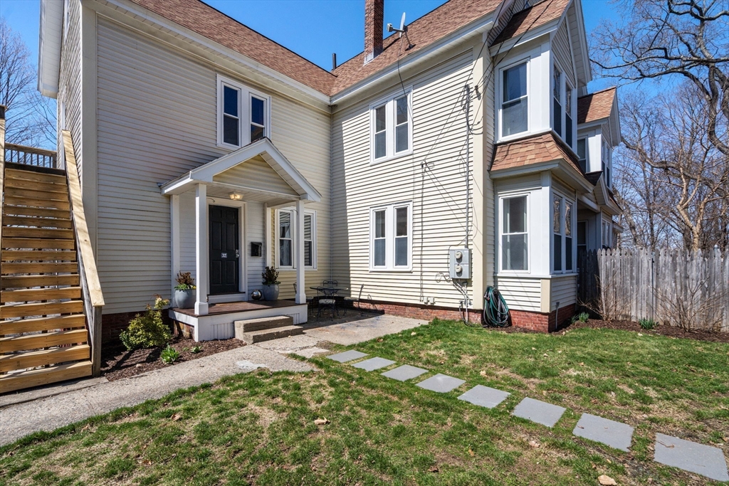 32 Thompson Street 32