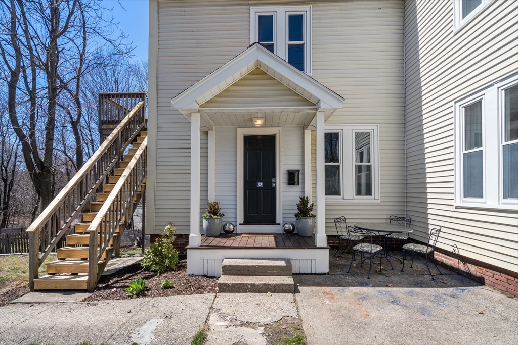 32 Thompson Street 32