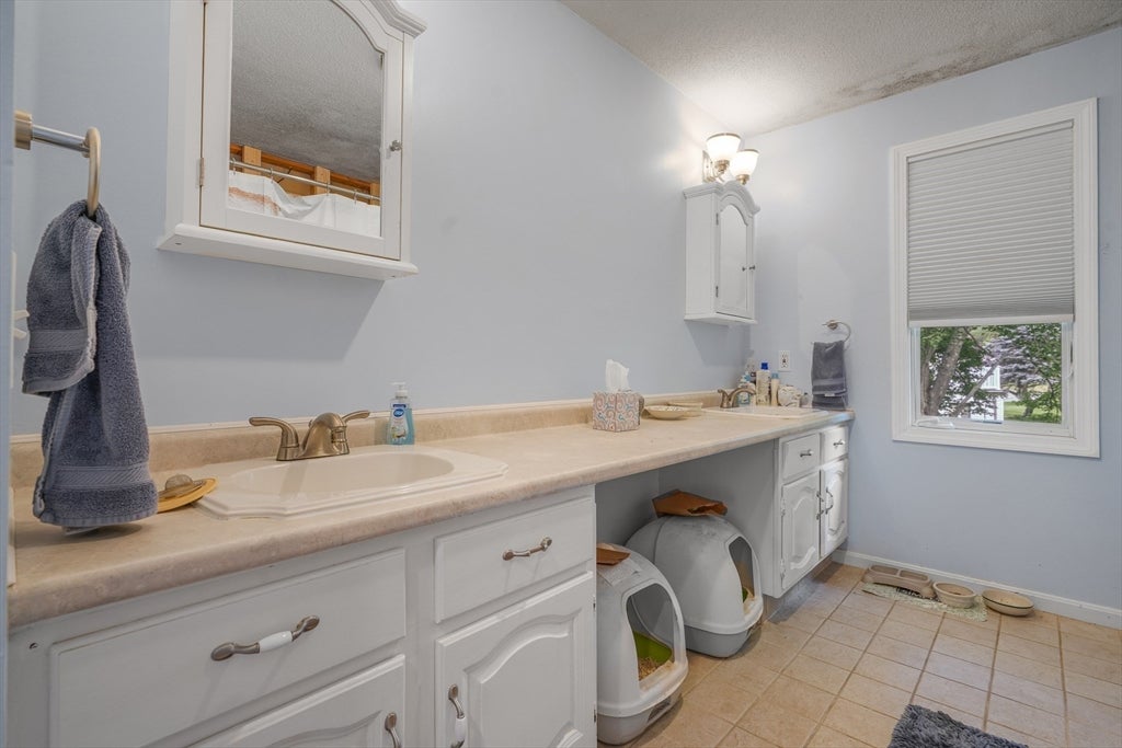 37 Slade St, Swansea, MA, 37 Slade St, Swansea, MA Photo #21