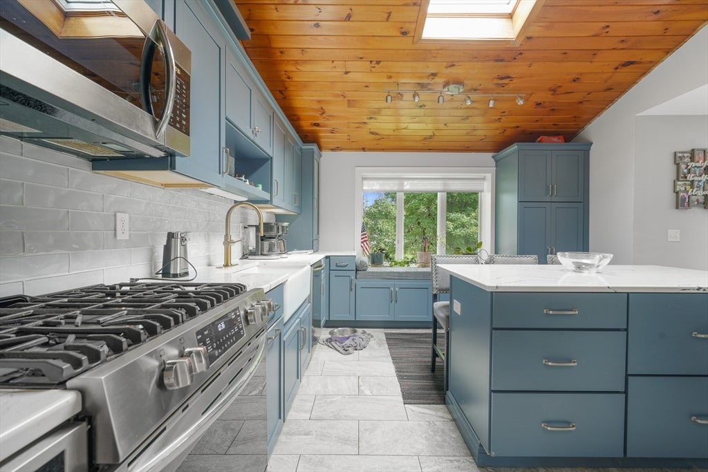 37 Slade St, Swansea, MA, 37 Slade St, Swansea, MA Photo #7