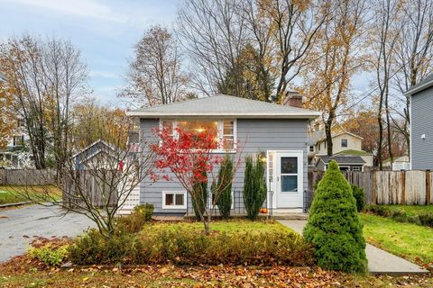 16 Glen Rd Reading MA 01867