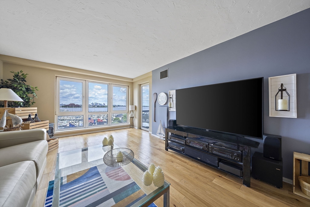 2001 Marina Drive 506W