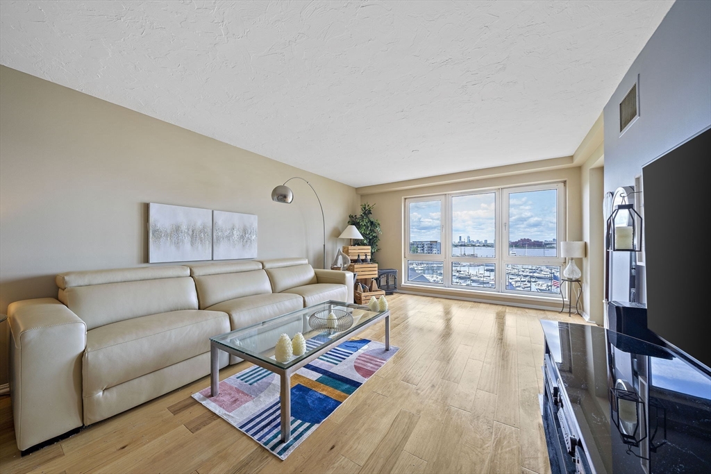 2001 Marina Drive 506W