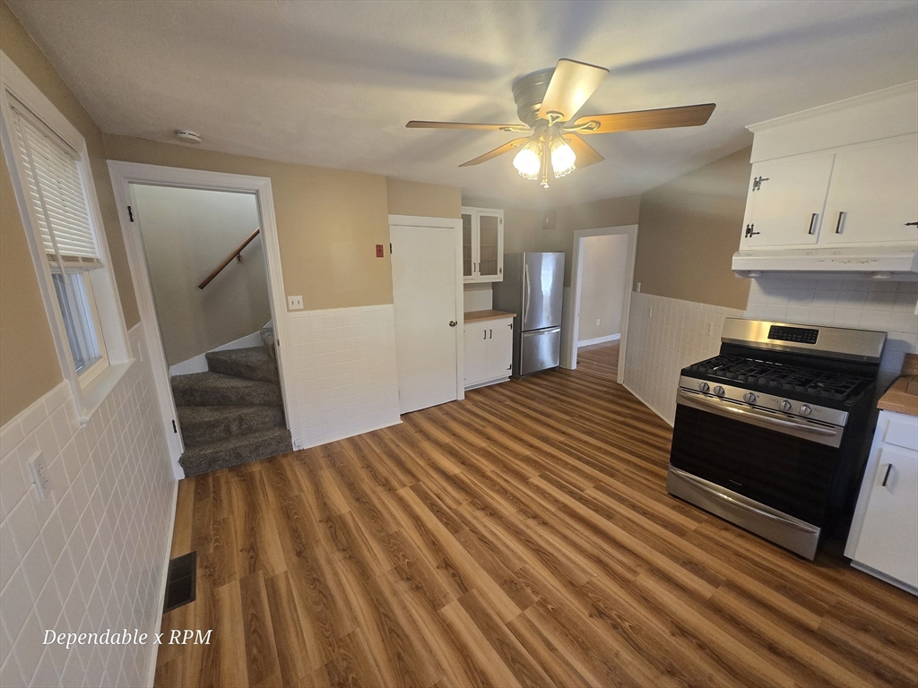 232 Nahantan St 1