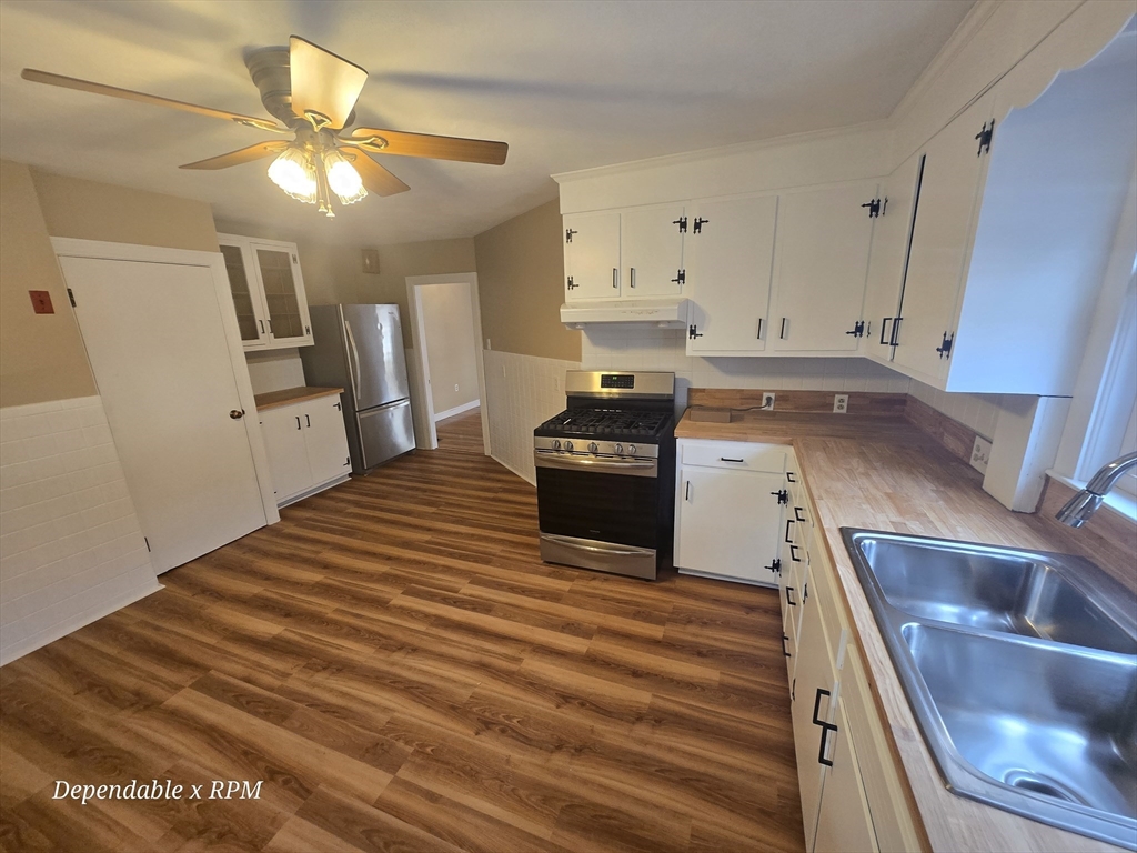 232 Nahantan St 1