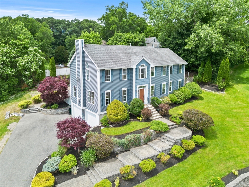 8 Woods Hill Cir