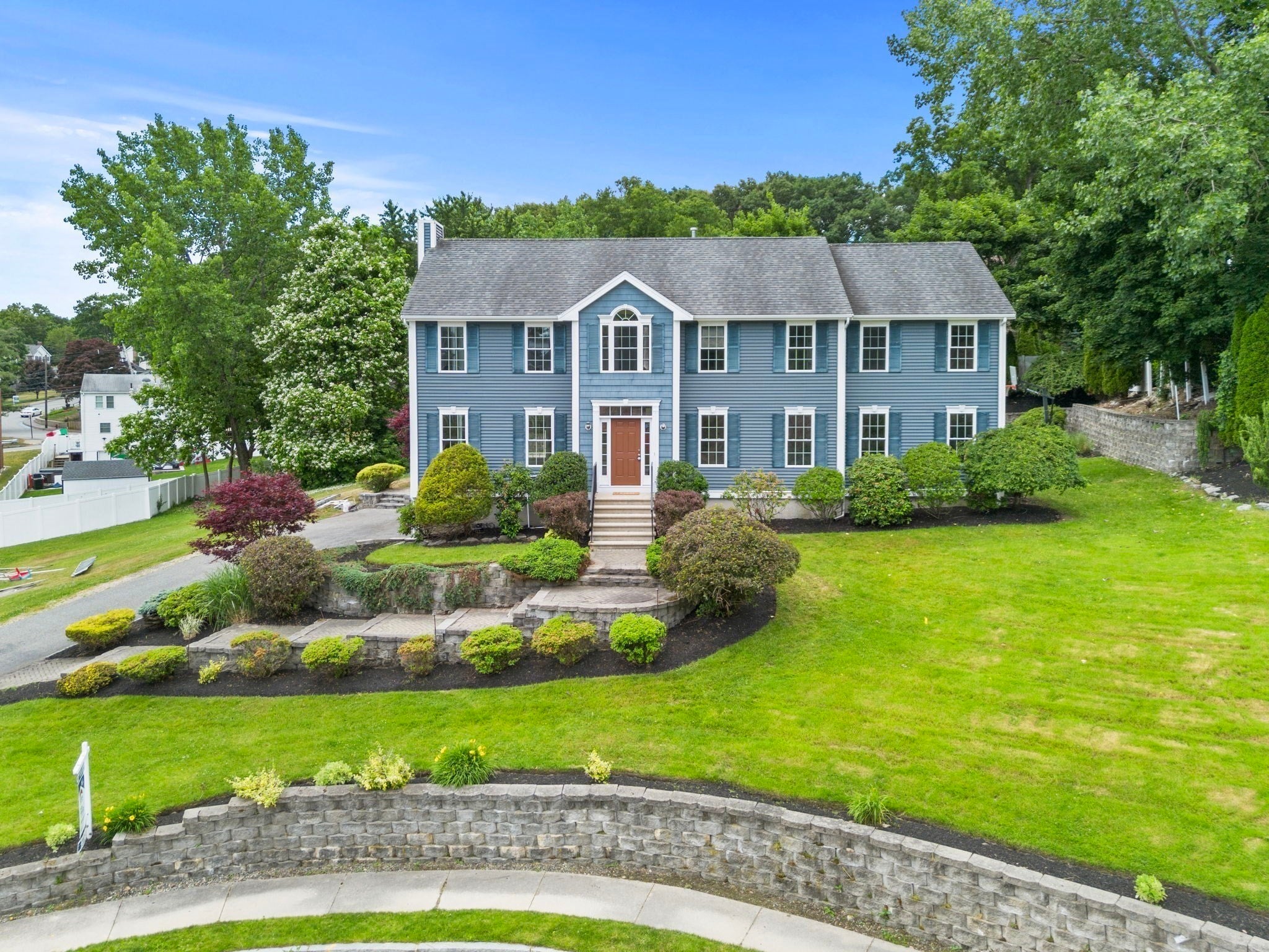 8 Woods Hill Cir