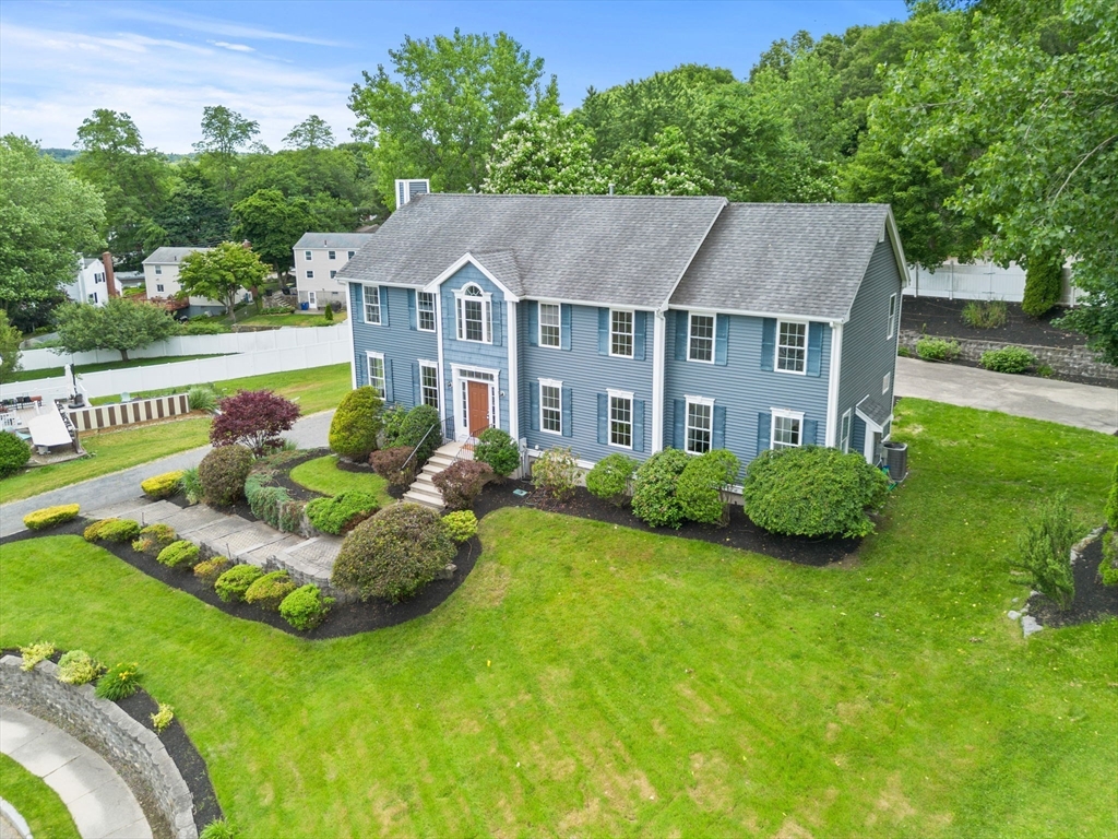 8 Woods Hill Cir