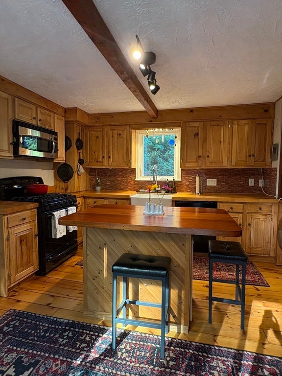 775 Shore Rd, Bourne, MA, 775 Shore Rd, Bourne, MA Photo #4