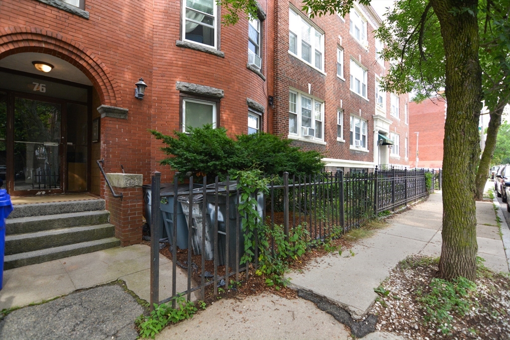 76 Florida St