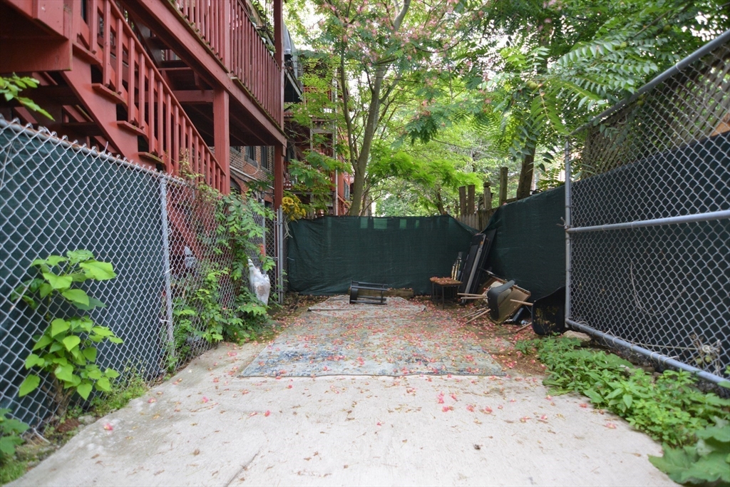 76 Florida St