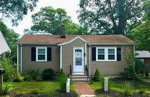 54 Huntington Ave Dartmouth MA 02747