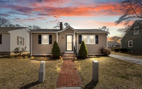 Photo of 54 Huntington Ave, Dartmouth, MA 02747 (MLS # 73492112)