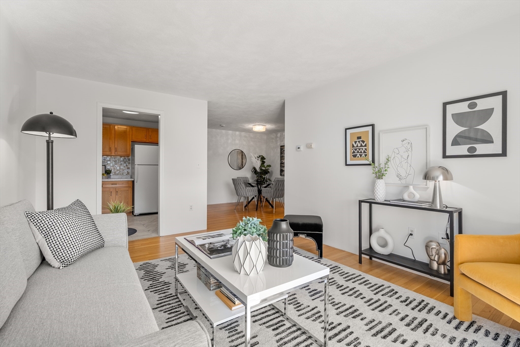 655 Saw Mill Brook Pkwy 9