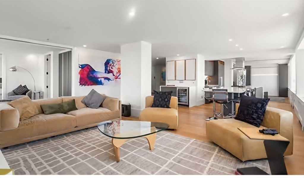 85 E India Row 41 AB