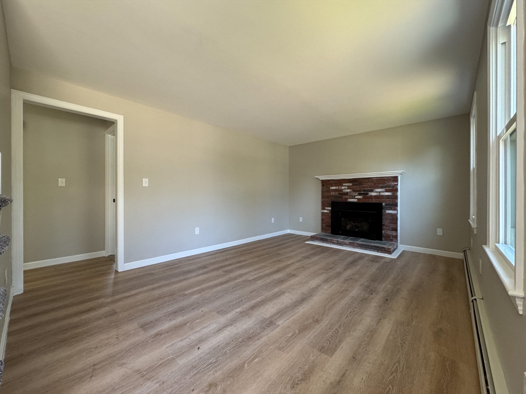 3 Spinnaker Ln