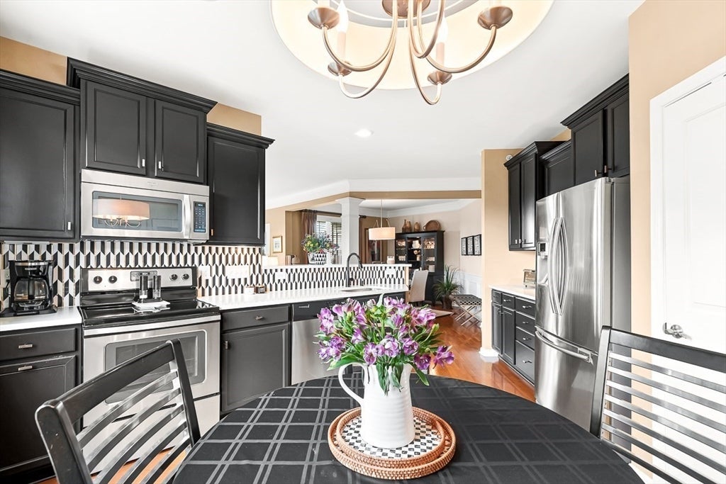 15 Morgan Dr #401, Natick, MA Photo #16