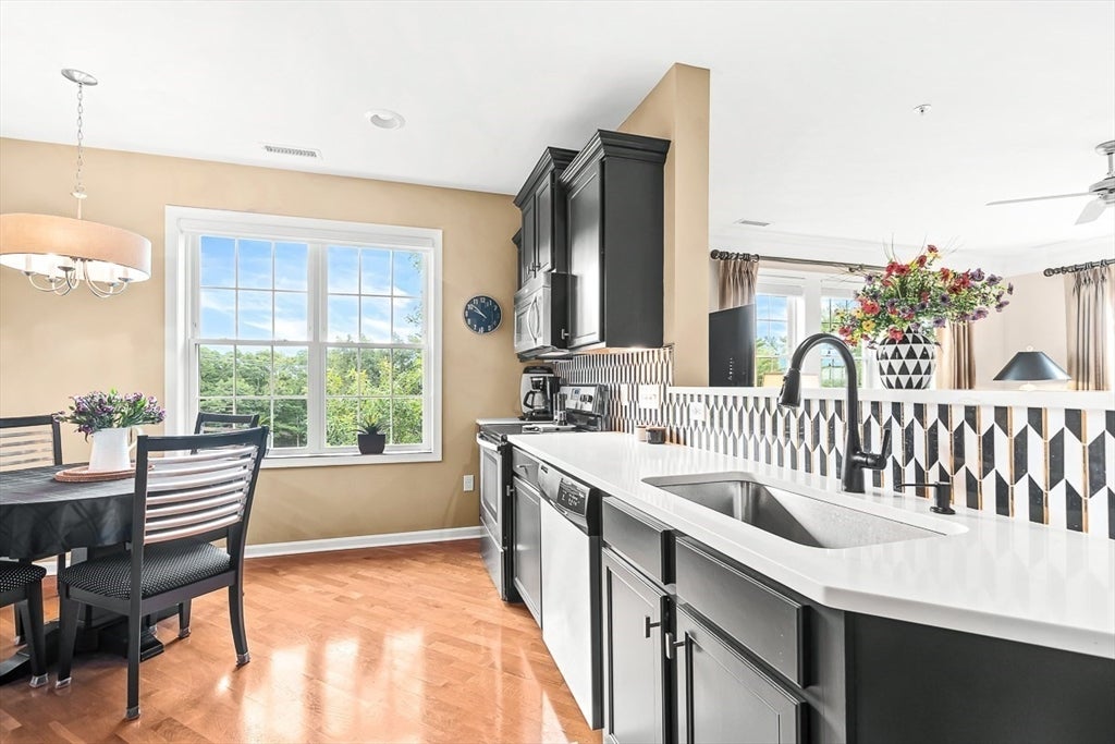 15 Morgan Dr #401, Natick, MA Photo #13