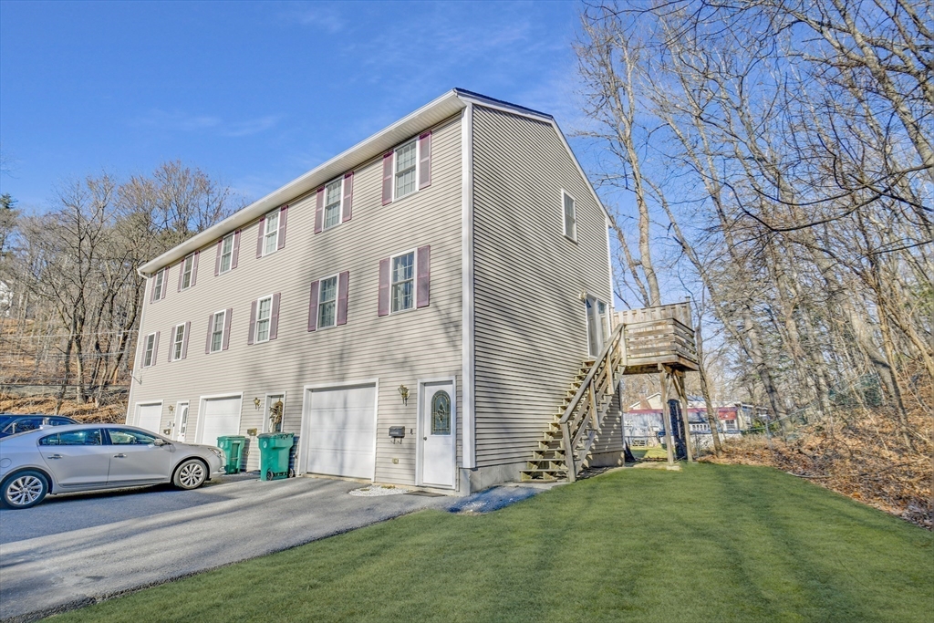 480 Elm Street 3