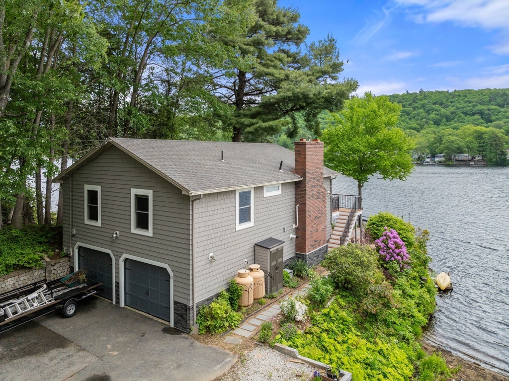 11 Leisure Dr