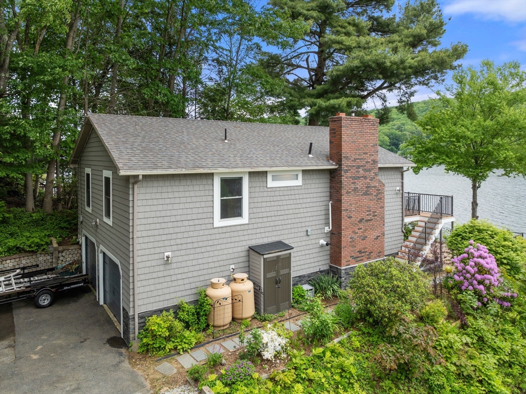 11 Leisure Dr