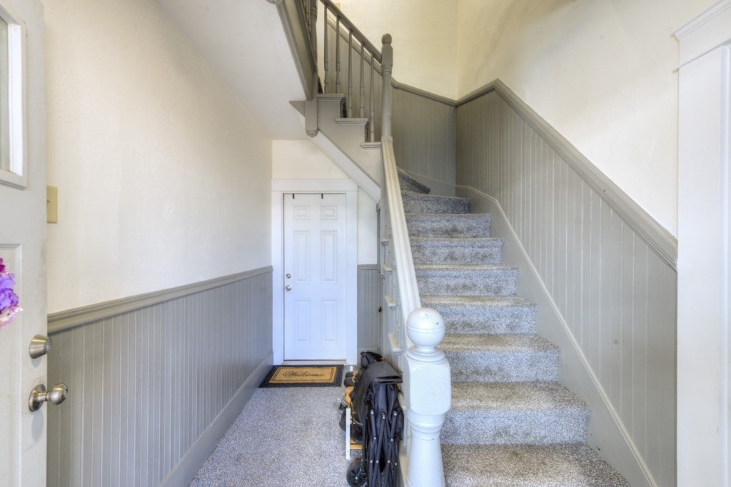 71 Esther St