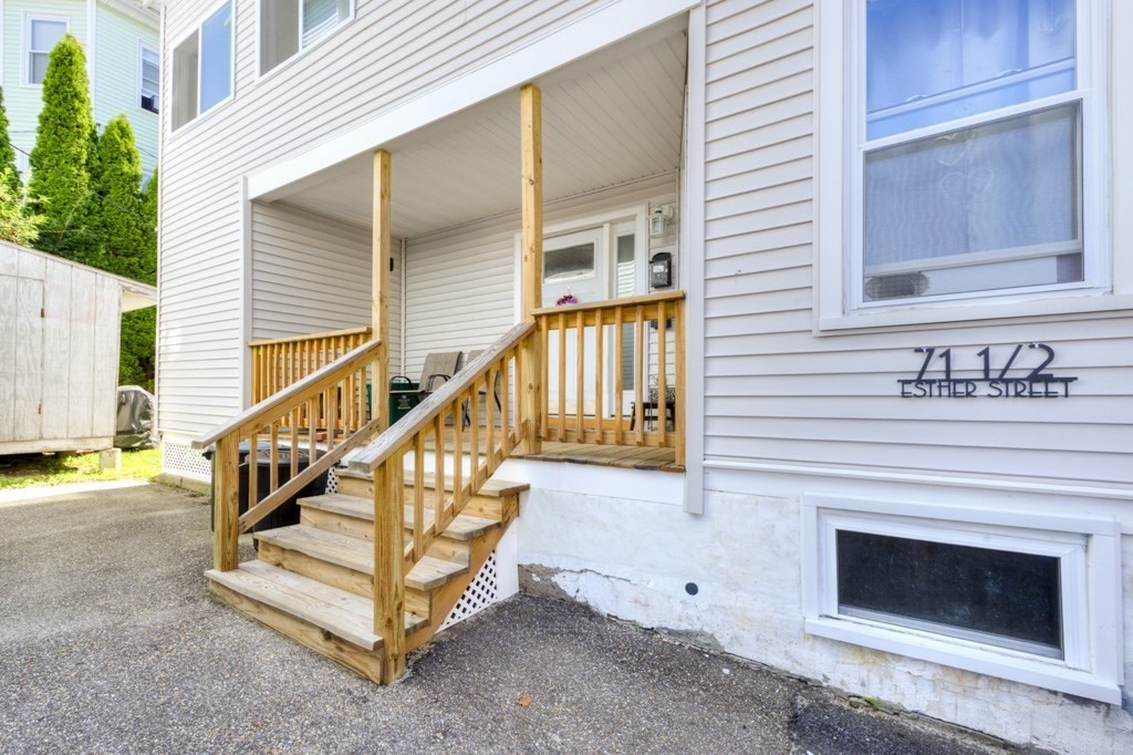 71 Esther St