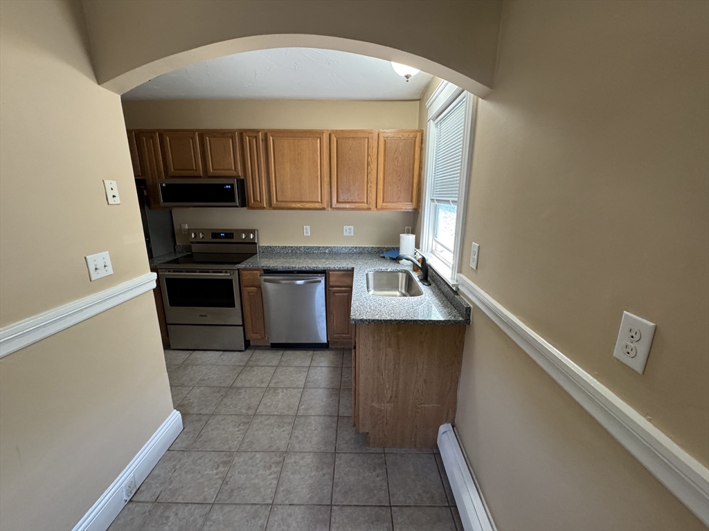 Attleboro, Massachusetts 02703, United States, 3 Bedrooms Bedrooms, ,1 BathroomBathrooms,Residential,Active,151086