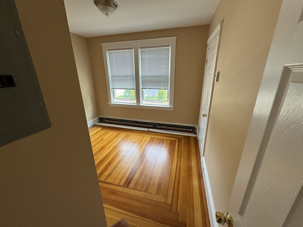 Attleboro, Massachusetts 02703, United States, 3 Bedrooms Bedrooms, ,1 BathroomBathrooms,Residential,Active,151086