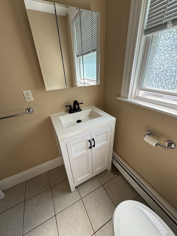 Attleboro, Massachusetts 02703, United States, 3 Bedrooms Bedrooms, ,1 BathroomBathrooms,Residential,Active,151086