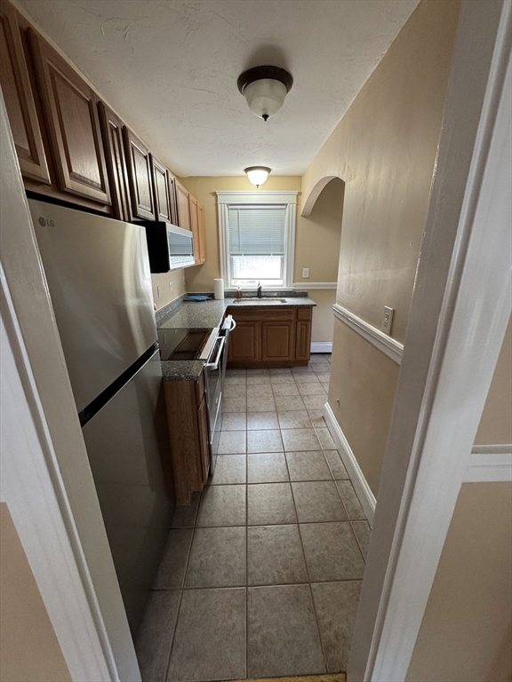 Attleboro, Massachusetts 02703, United States, 3 Bedrooms Bedrooms, ,1 BathroomBathrooms,Residential,Active,151086